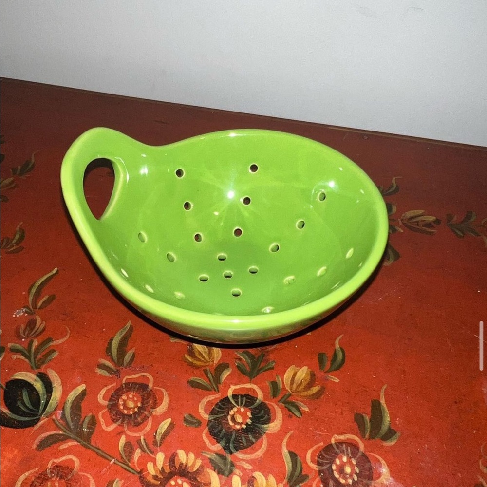 Small Green Berry Strainer.